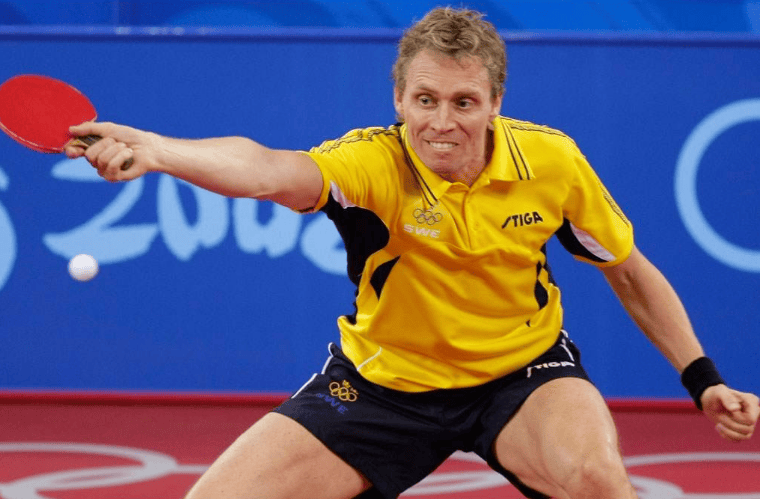 法兰克福奋勇作战，成功逆转晋级的简单介绍