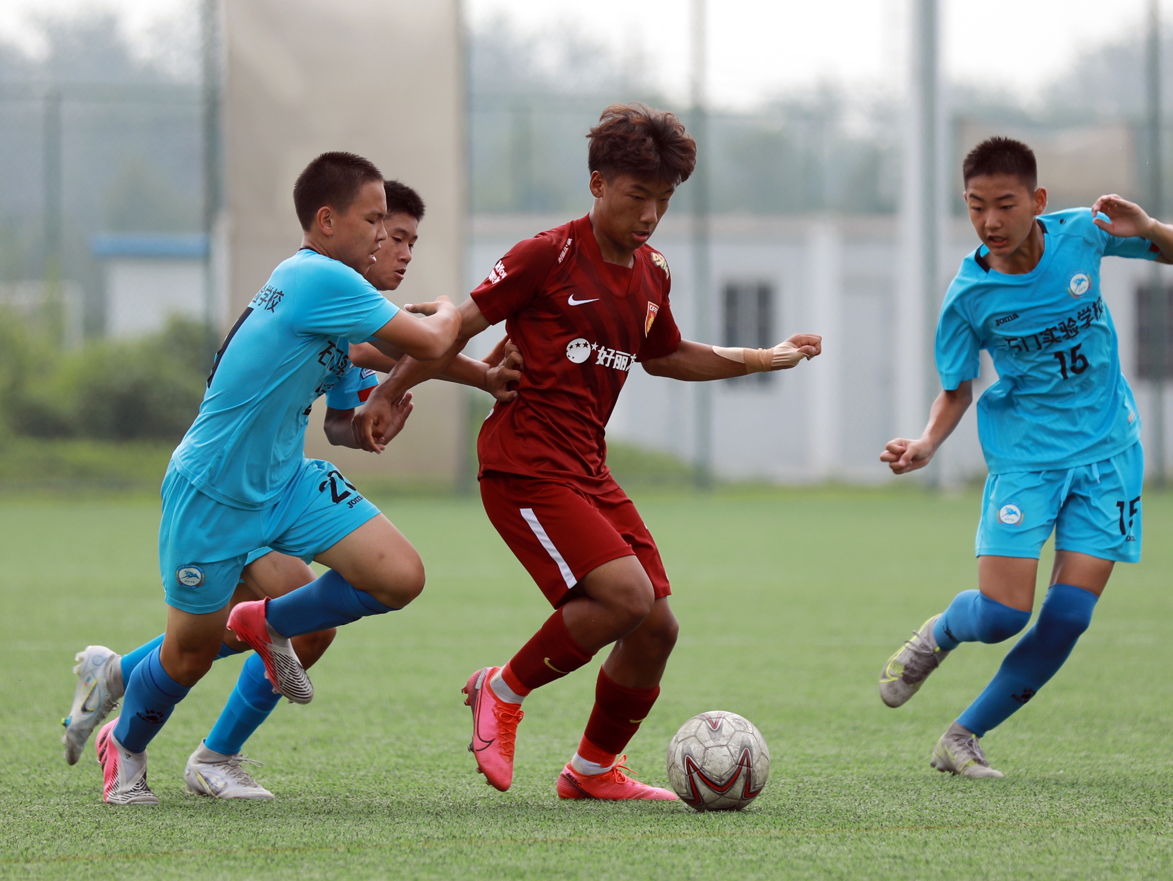 关于多特蒙德青训梯队崭露头角,未来前途无限?的信息 关于多特蒙德青训梯队崭露头角,未来前途无限?的信息