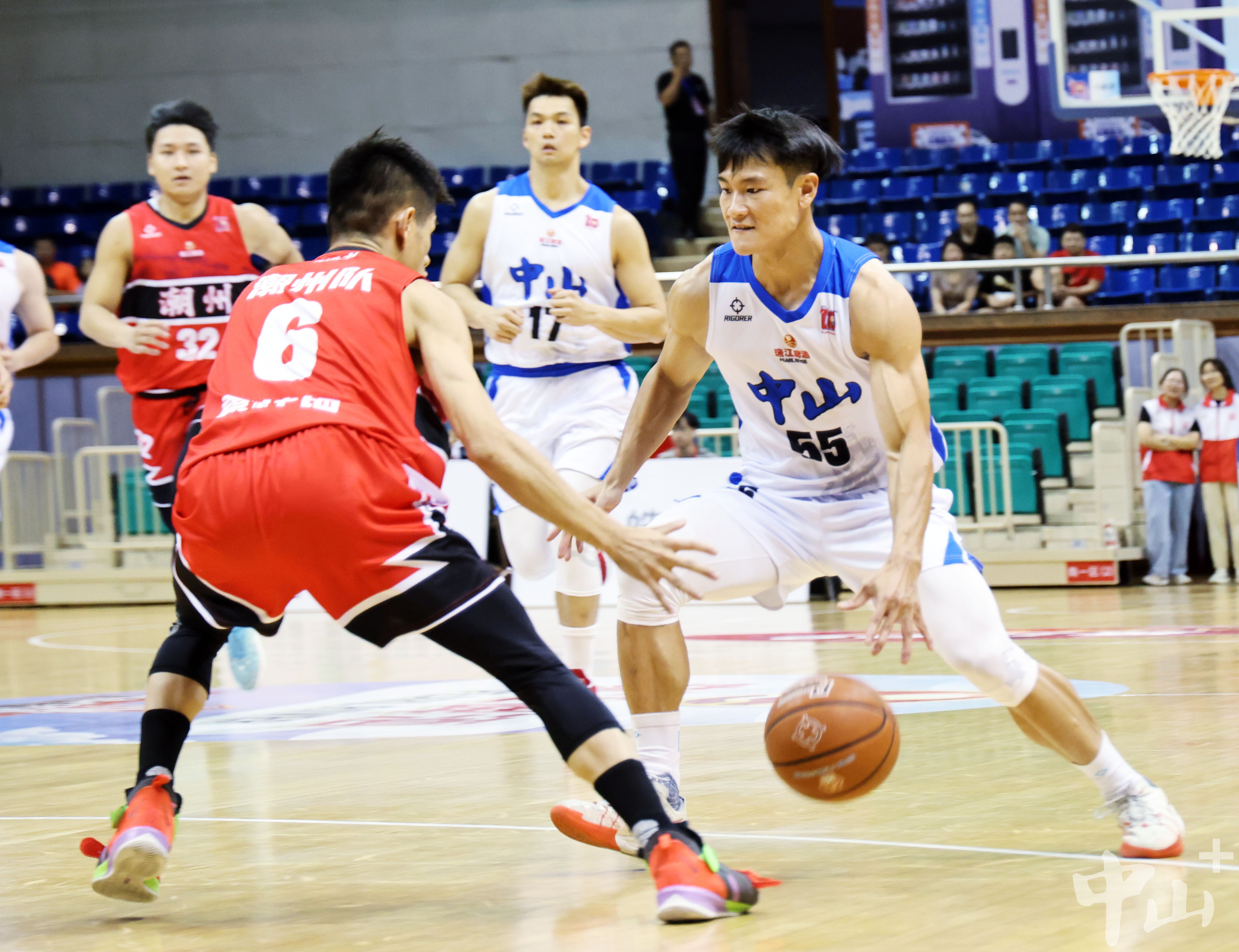 湖北男篮客场夺冠，实现联赛四连胜