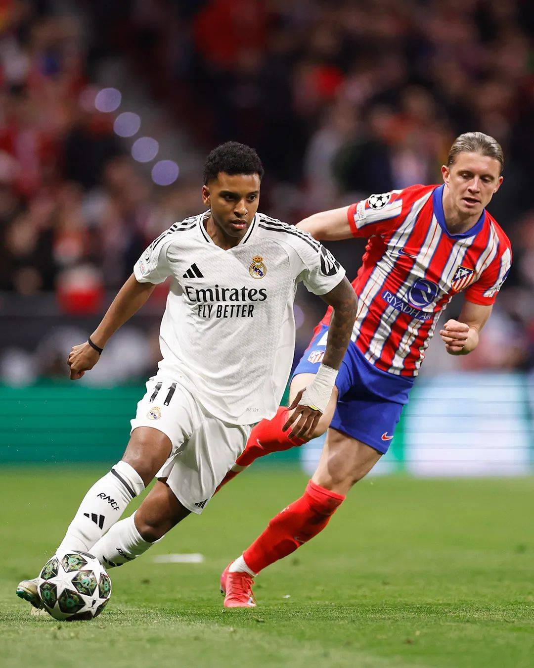 包含库尔图瓦守门员扑出点球,帮助球队守住胜利的词条 包含库尔图瓦守门员扑出点球,帮助球队守住胜利的词条