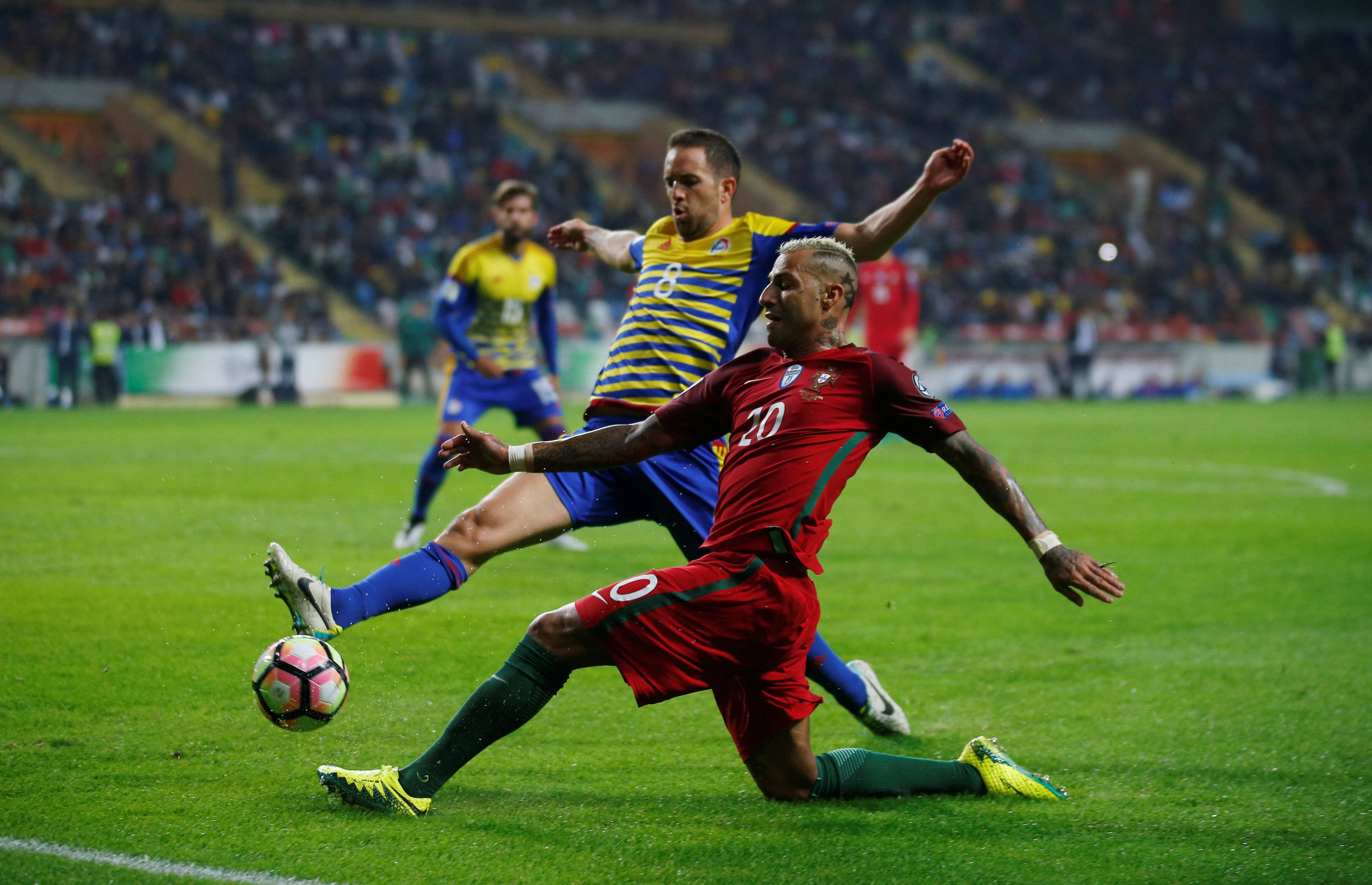 欧洲杯精彩瞬间不容错过,赛场动人的简单介绍 欧洲杯精彩瞬间不容错过,赛场动人的简单介绍