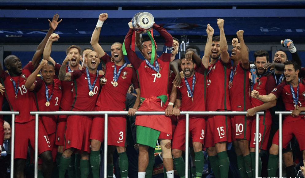 关于克罗地亚队在最新比赛中展现出色战术，赢得掌声的信息