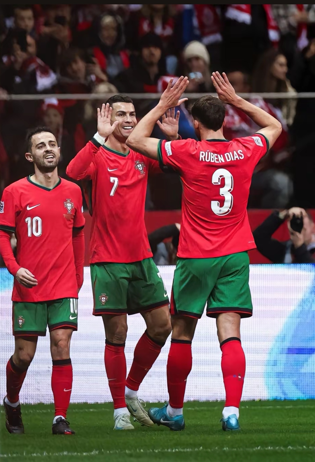 包含欧预赛重要战局，国家队备战积极的词条