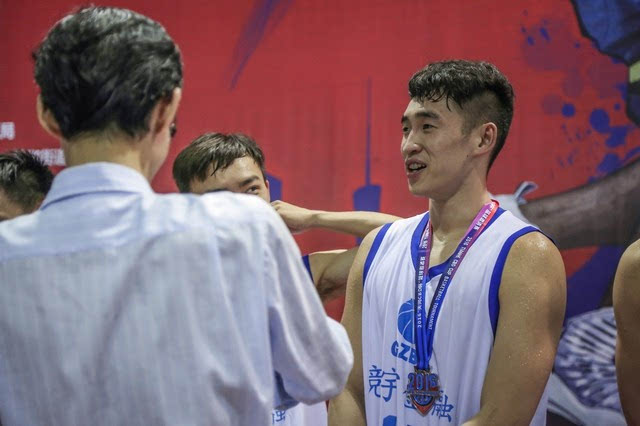 九游娱乐入口-大胜狂揽三分！劲旅重燃冠军梦想的简单介绍