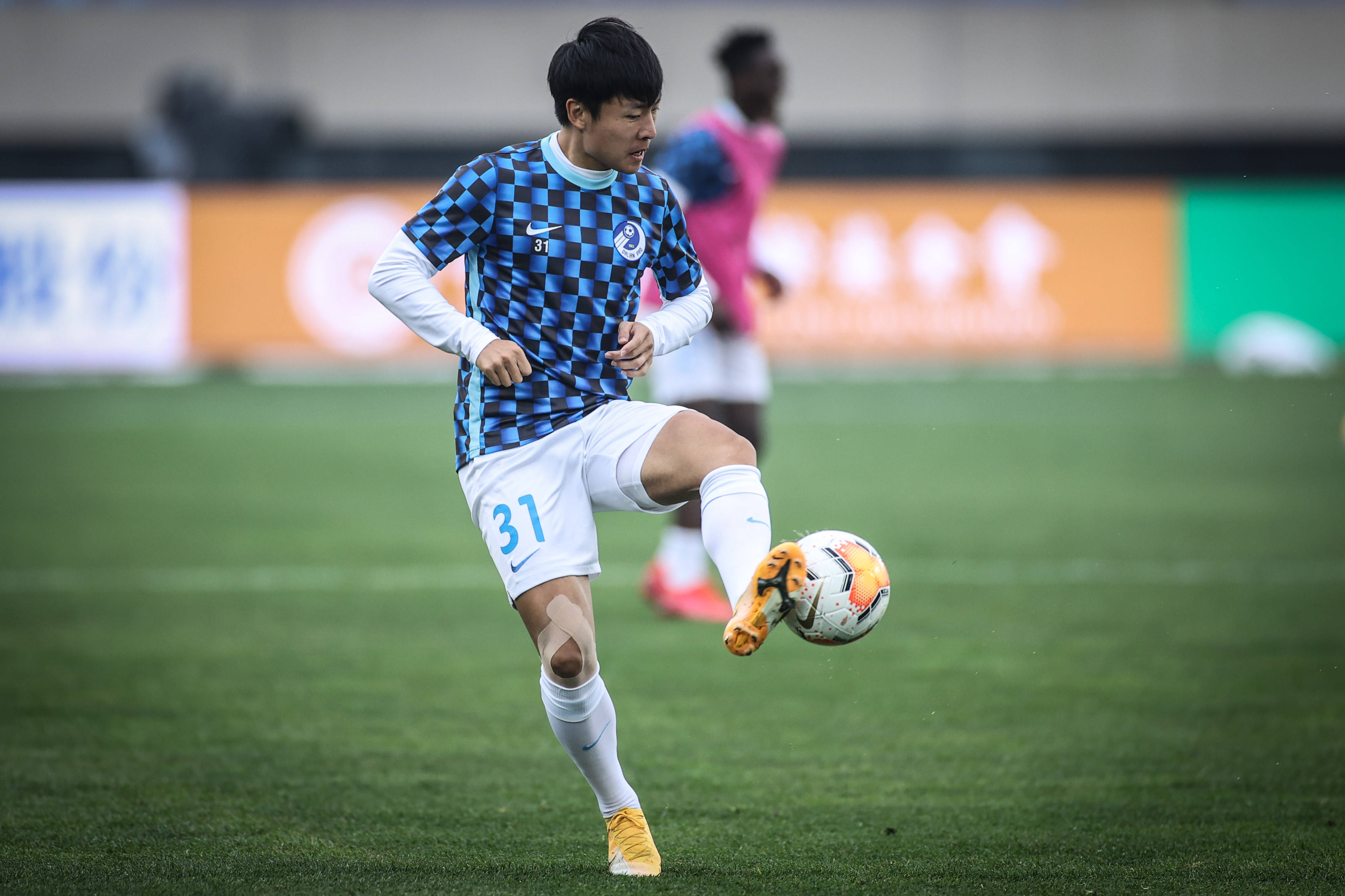 大连人绝杀泰达,豪取三分,保级压力减轻的简单介绍 大连人绝杀泰达,豪取三分,保级压力减轻的简单介绍