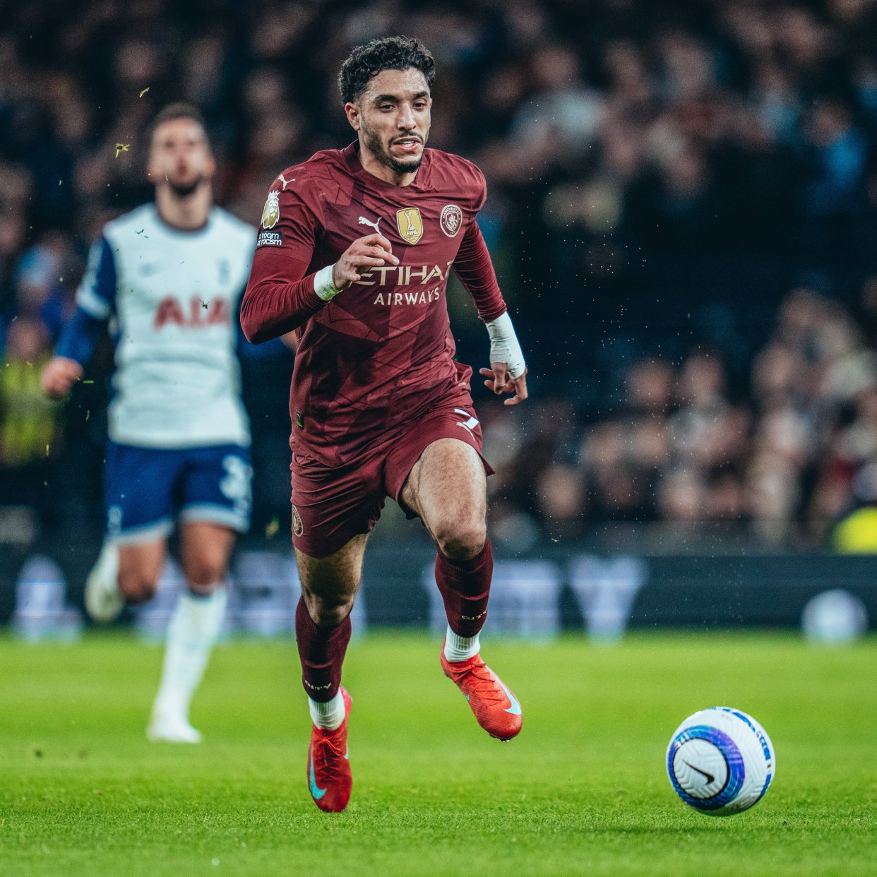 九游体育平台-曼城险胜英格兰，内马尔梅开二度中超的简单介绍