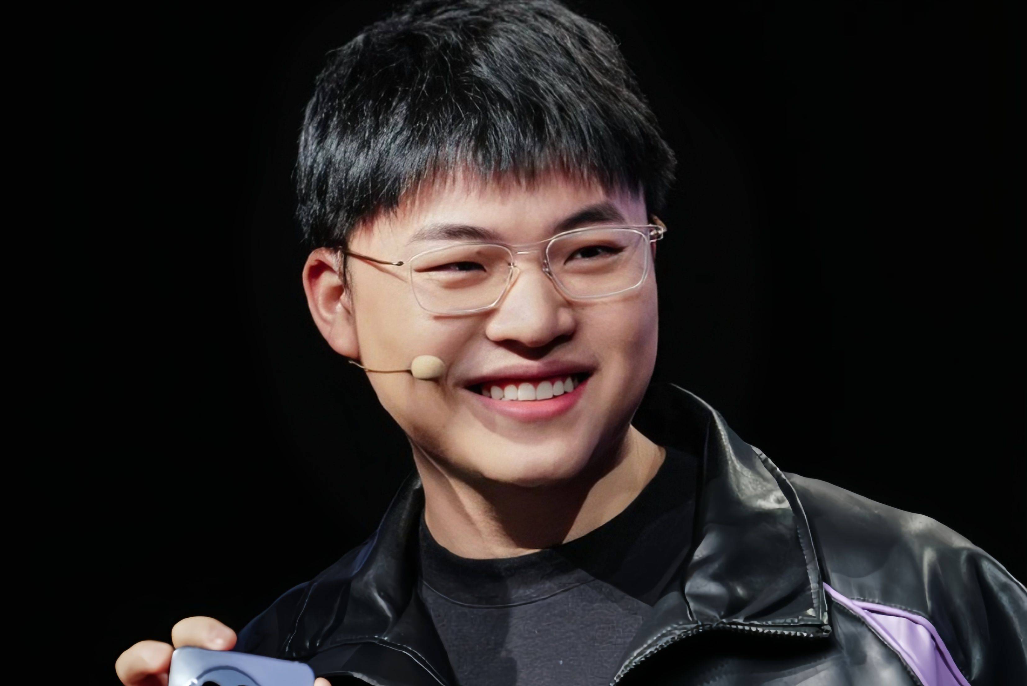 电子竞技选手Uzi备战决赛 电子竞技选手Uzi备战决赛