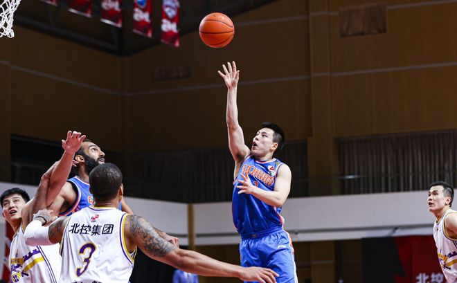 九游体育平台-云南男篮外援发挥不佳，球队主教练忧心