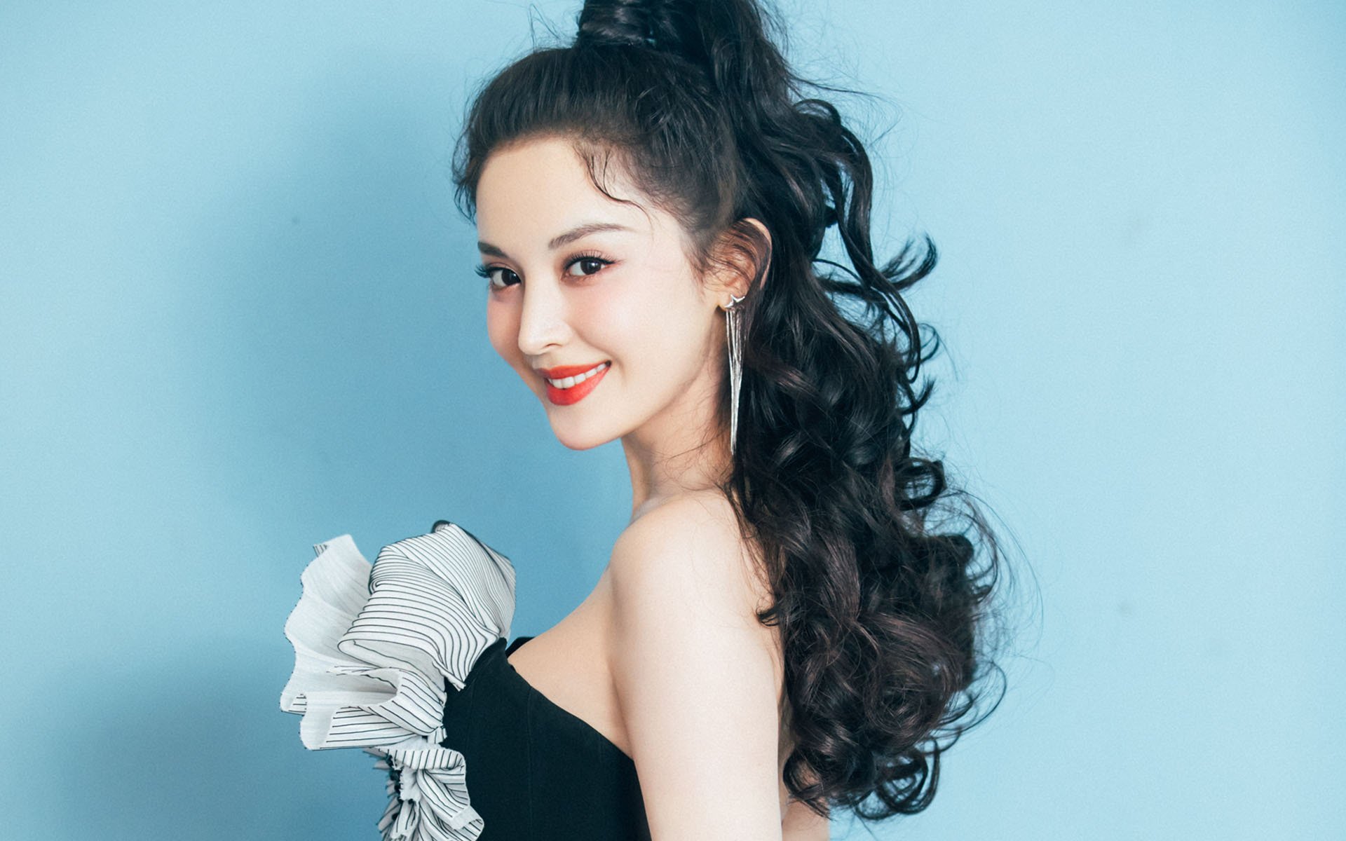 九游娱乐官方网站-小贾伦攻防两端统治赛场，森林狼单节一波流击溃勇士